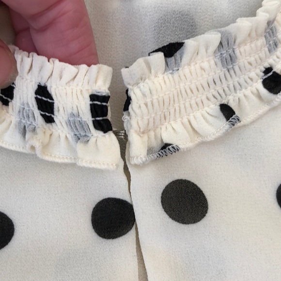 Flirty Blouse - Picture 3 of 4